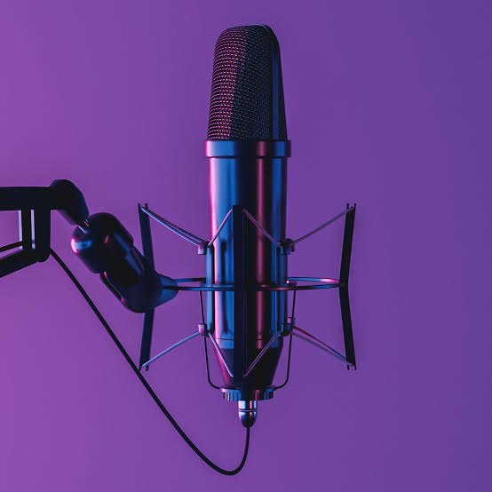 Podcast microphone and recording equipment